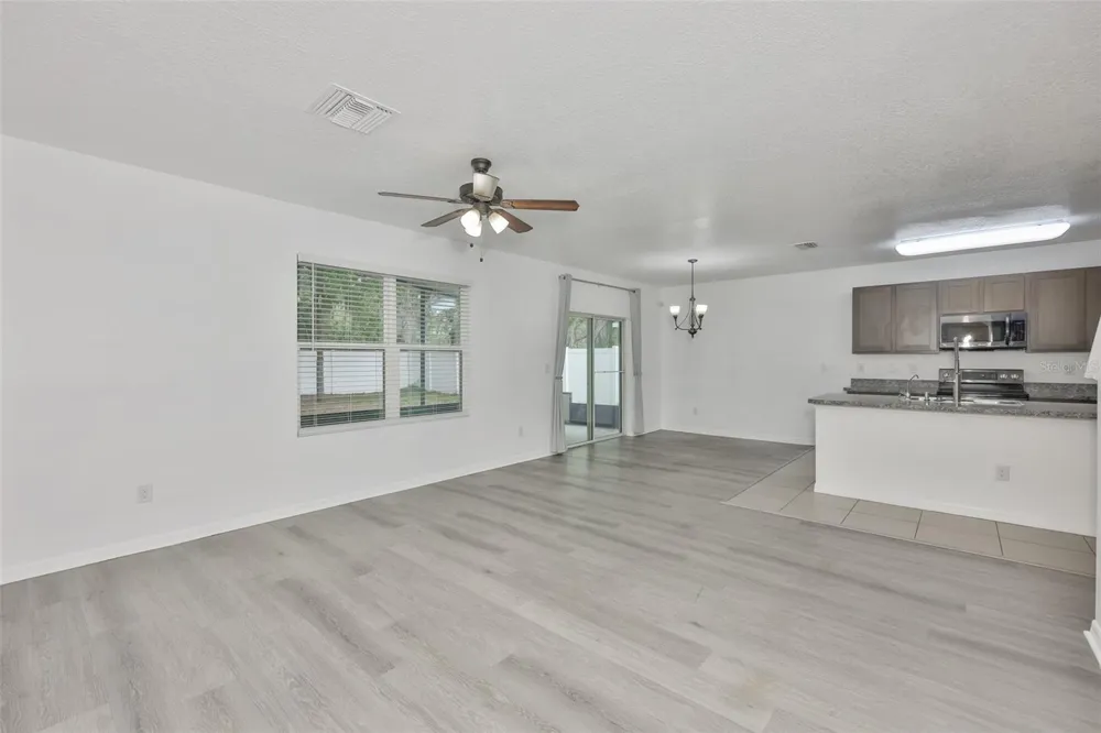 5461 MAGDALENE WAY Zephyrhills, FL 33541