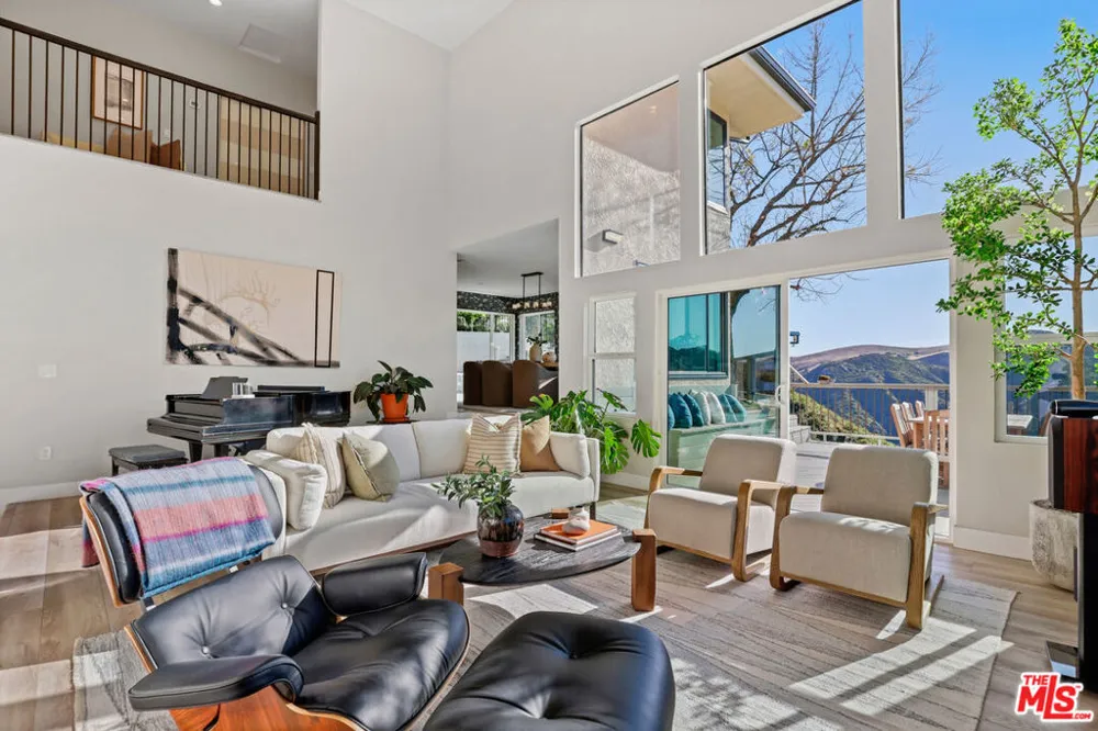 53 Saddlebow Road Bell Canyon, CA 91307