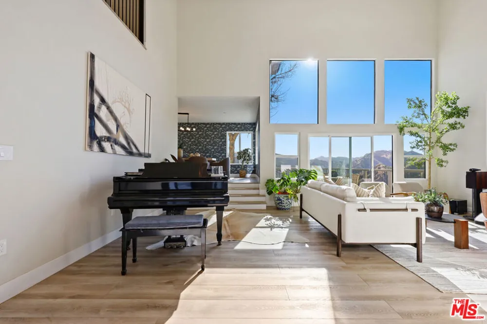 53 Saddlebow Road Bell Canyon, CA 91307