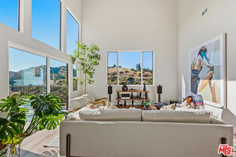 53 Saddlebow Road Bell Canyon, CA 91307