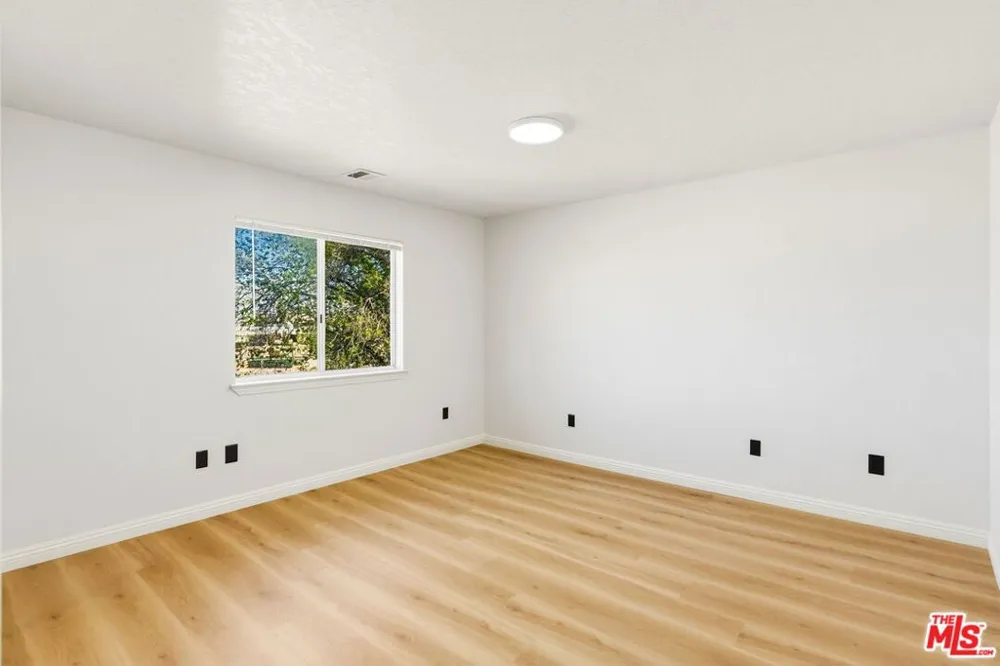 17590 El Cajon Drive Hesperia, CA 92345
