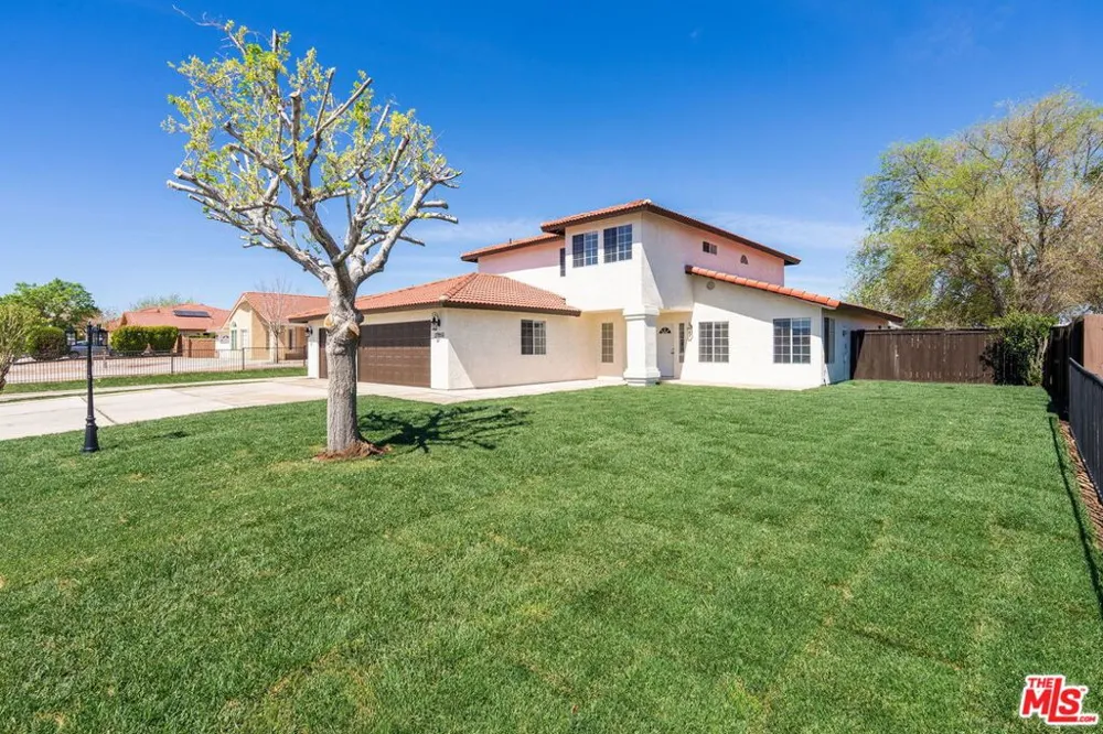 17590 El Cajon Drive Hesperia, CA 92345