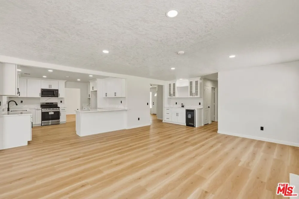 17590 El Cajon Drive Hesperia, CA 92345