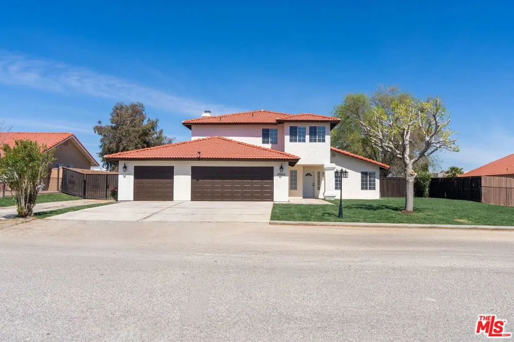17590 El Cajon Drive Hesperia, CA 92345