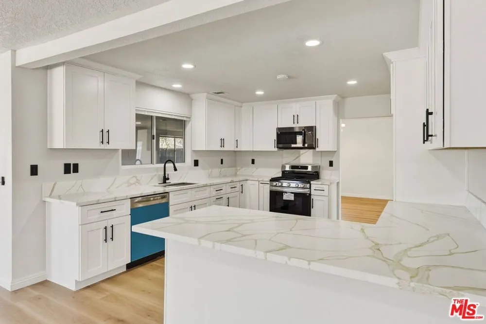 17590 El Cajon Drive Hesperia, CA 92345