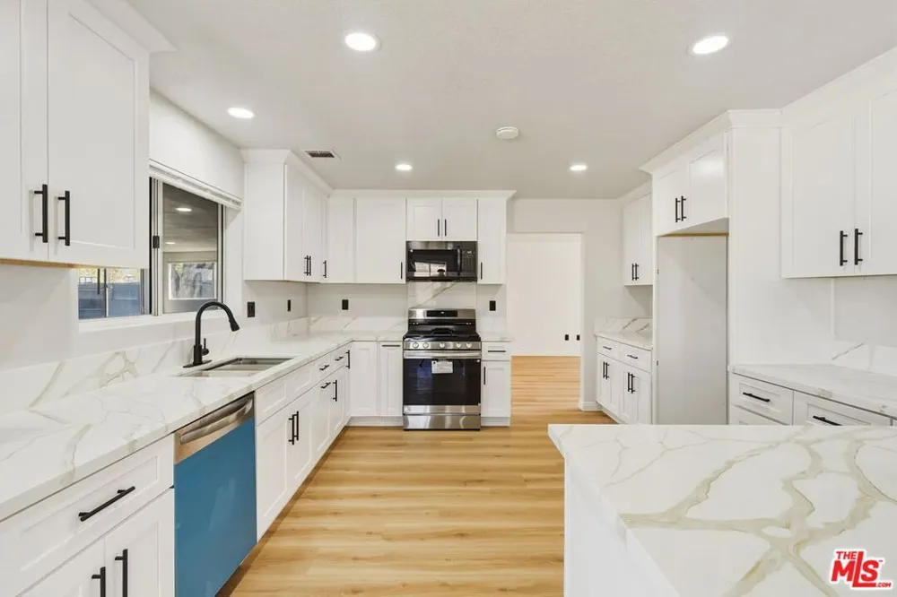 17590 El Cajon Drive Hesperia, CA 92345