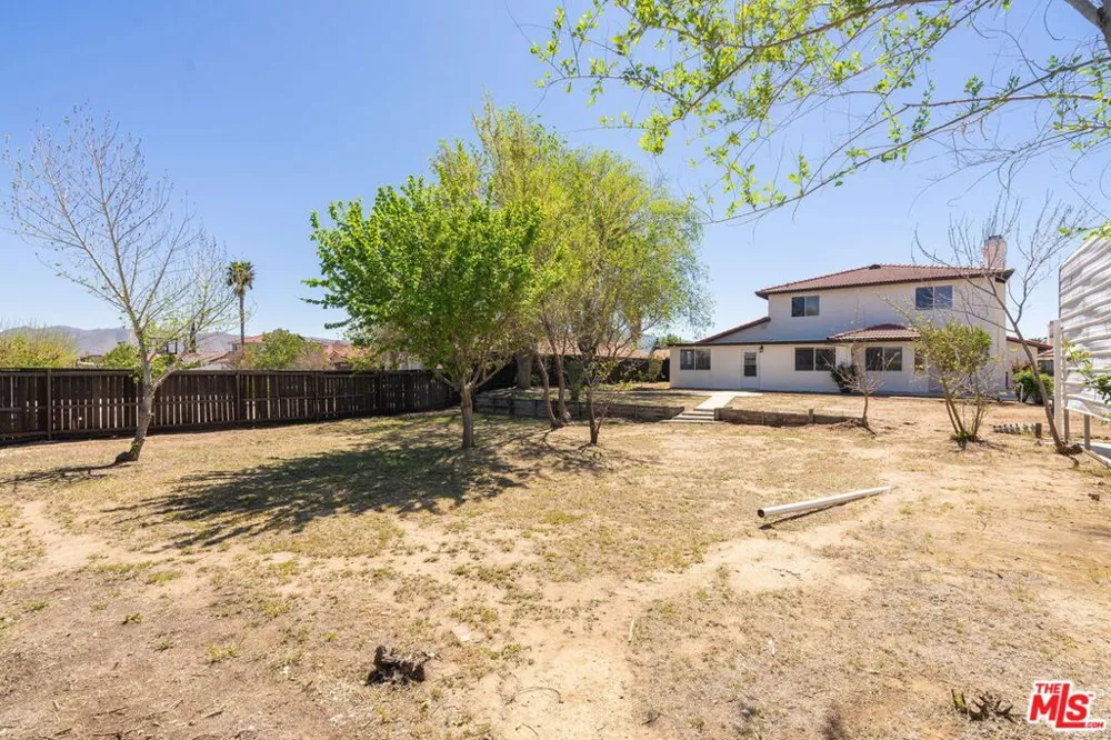 17590 El Cajon Drive Hesperia, CA 92345