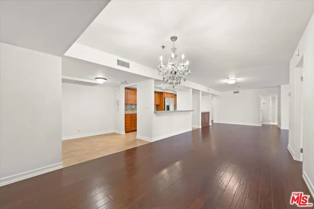 10660 WILSHIRE BOULEVARD #705 Los Angeles, CA 90024