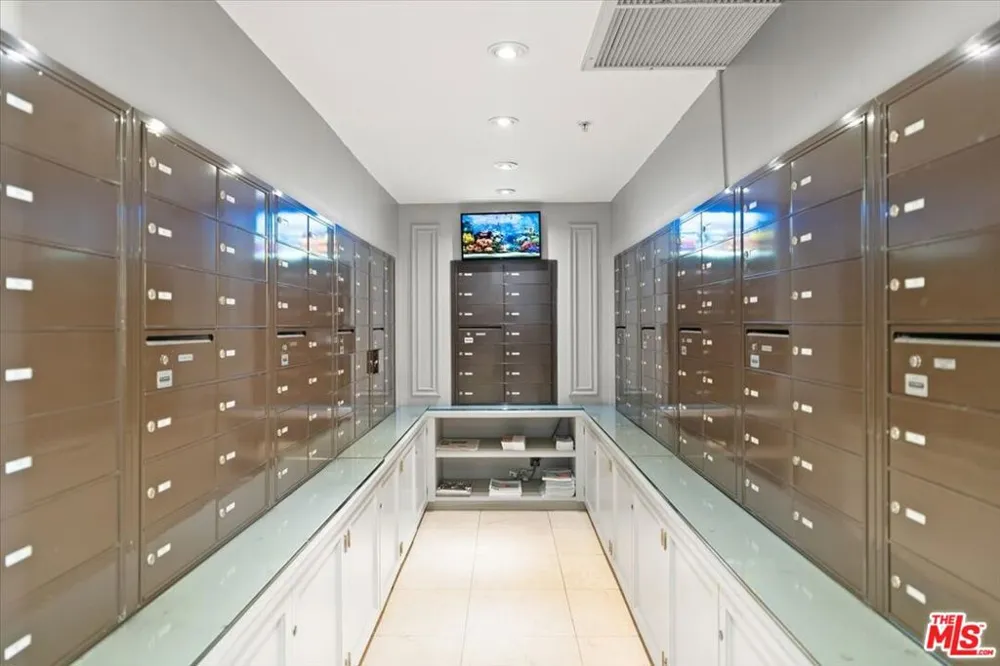 10660 WILSHIRE BOULEVARD #705 Los Angeles, CA 90024