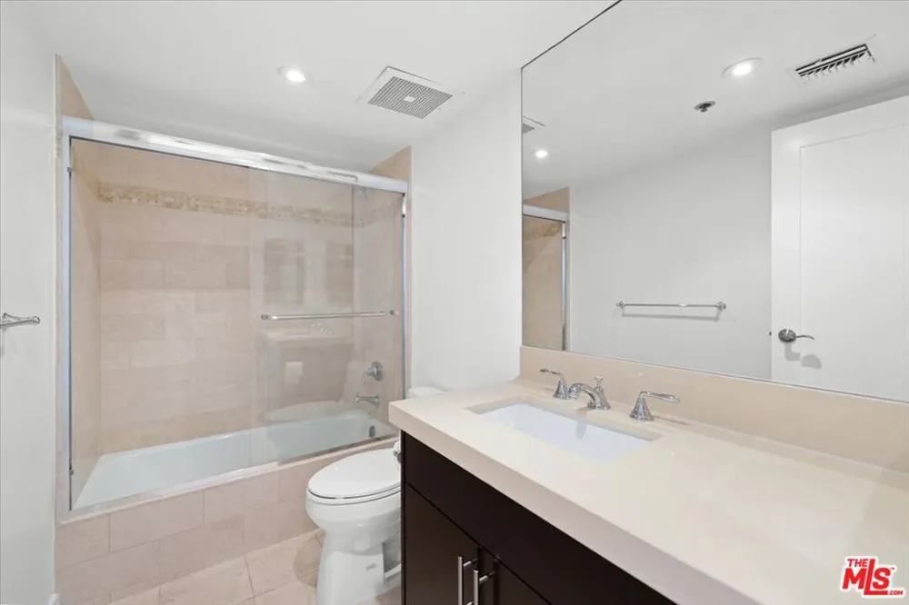 10660 WILSHIRE BOULEVARD #705 Los Angeles, CA 90024