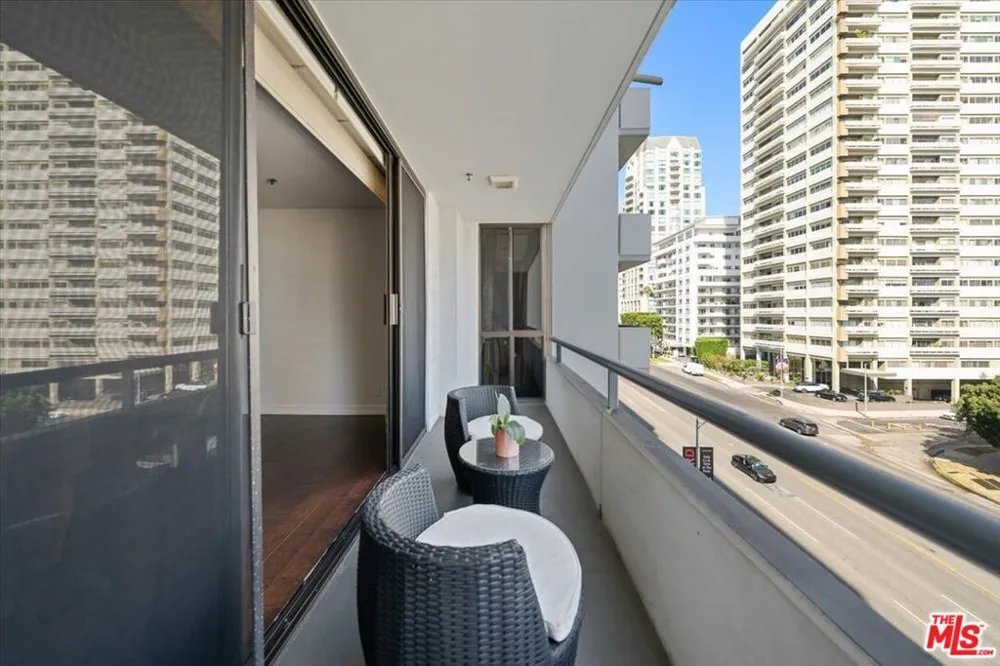 10660 WILSHIRE BOULEVARD #705 Los Angeles, CA 90024