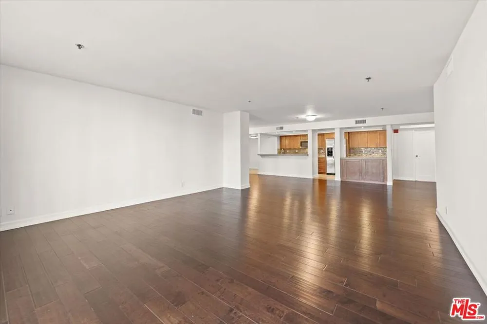 10660 WILSHIRE BOULEVARD #705 Los Angeles, CA 90024