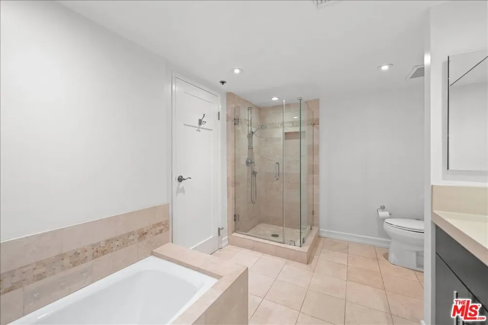 10660 WILSHIRE BOULEVARD #705 Los Angeles, CA 90024
