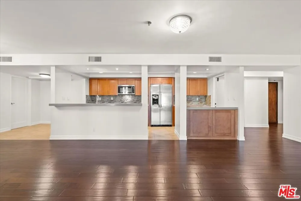 10660 WILSHIRE BOULEVARD #705 Los Angeles, CA 90024