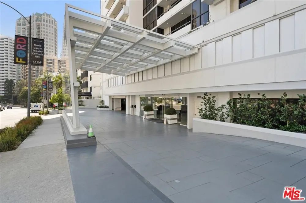 10660 WILSHIRE BOULEVARD #705 Los Angeles, CA 90024