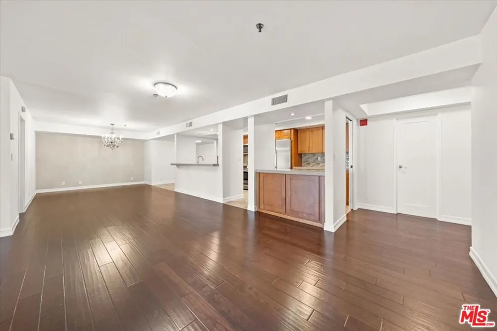 10660 WILSHIRE BOULEVARD #705 Los Angeles, CA 90024
