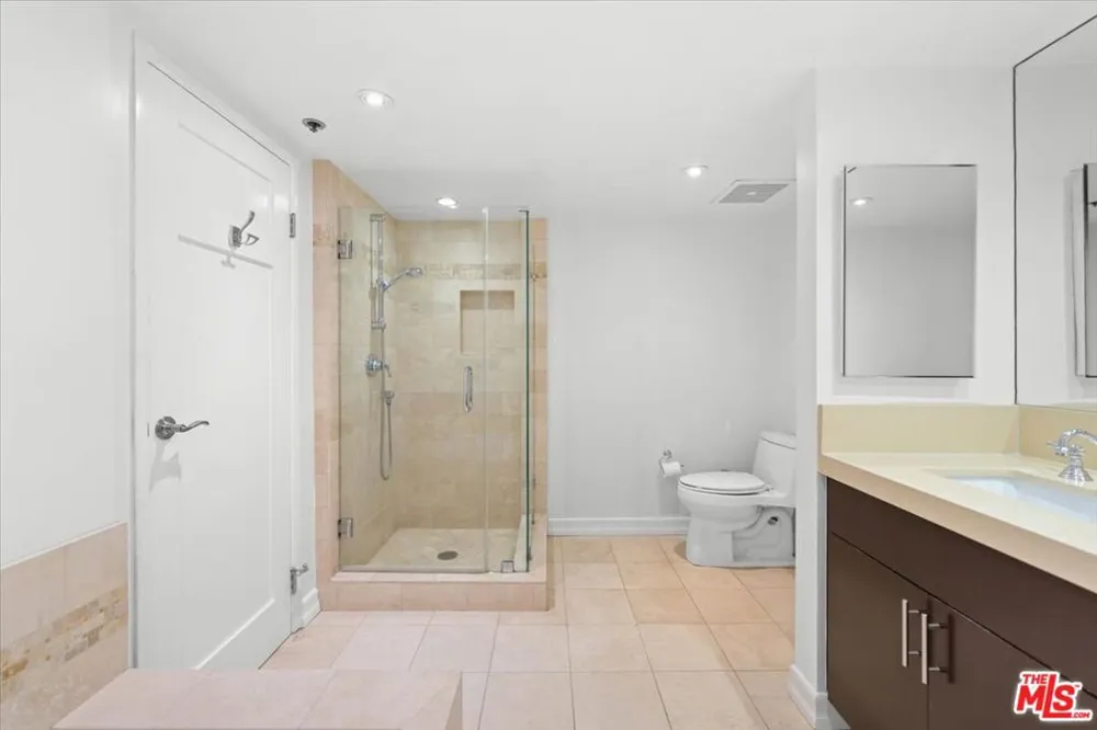 10660 WILSHIRE BOULEVARD #705 Los Angeles, CA 90024