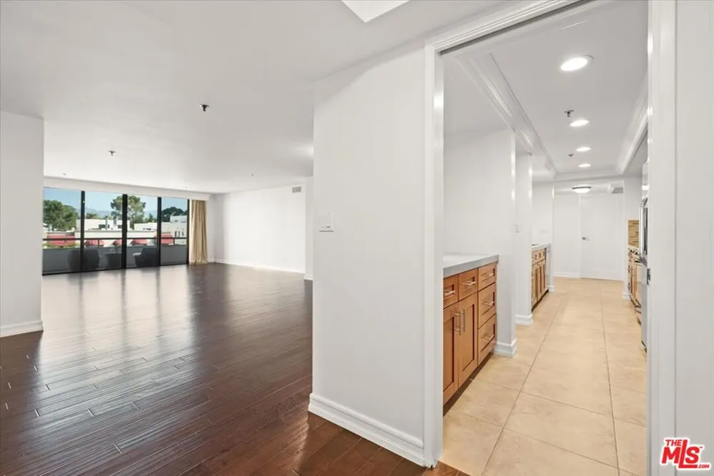 10660 WILSHIRE BOULEVARD #705 Los Angeles, CA 90024