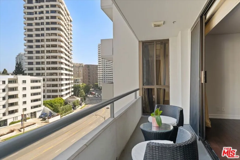 10660 WILSHIRE BOULEVARD #705 Los Angeles, CA 90024