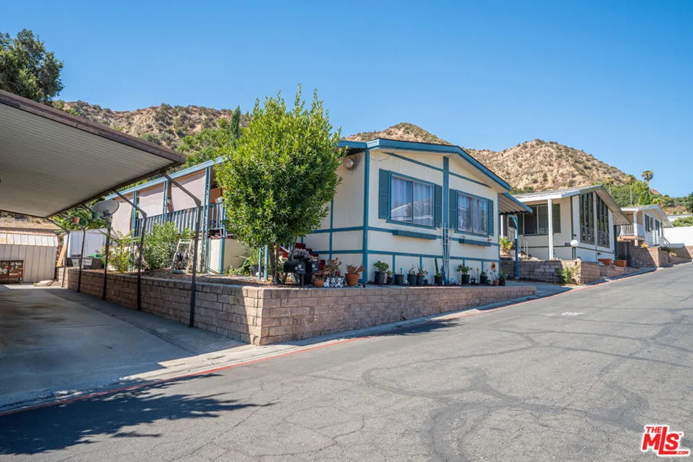 27722 Moonridge Lane ##27 Castaic, CA 91384