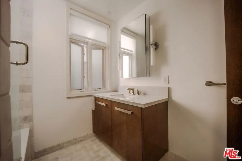 447 Doheny Drive #104 Beverly Hills, CA 90210