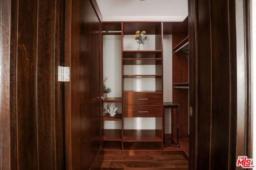 447 Doheny Drive #104 Beverly Hills, CA 90210