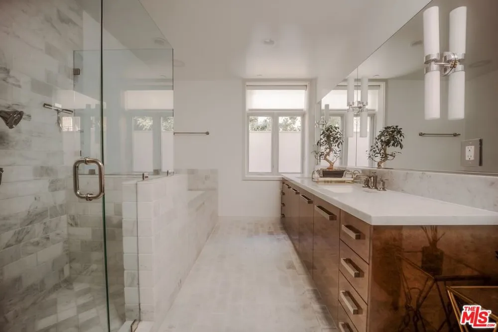 447 Doheny Drive #104 Beverly Hills, CA 90210