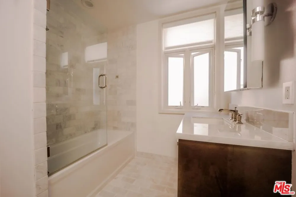 447 Doheny Drive #104 Beverly Hills, CA 90210