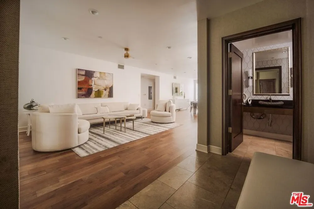 447 Doheny Drive #104 Beverly Hills, CA 90210