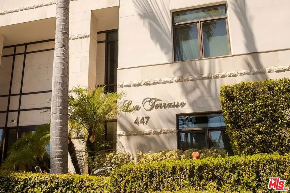 447 Doheny Drive #104 Beverly Hills, CA 90210