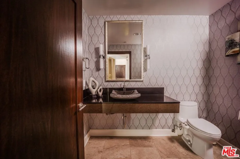 447 Doheny Drive #104 Beverly Hills, CA 90210