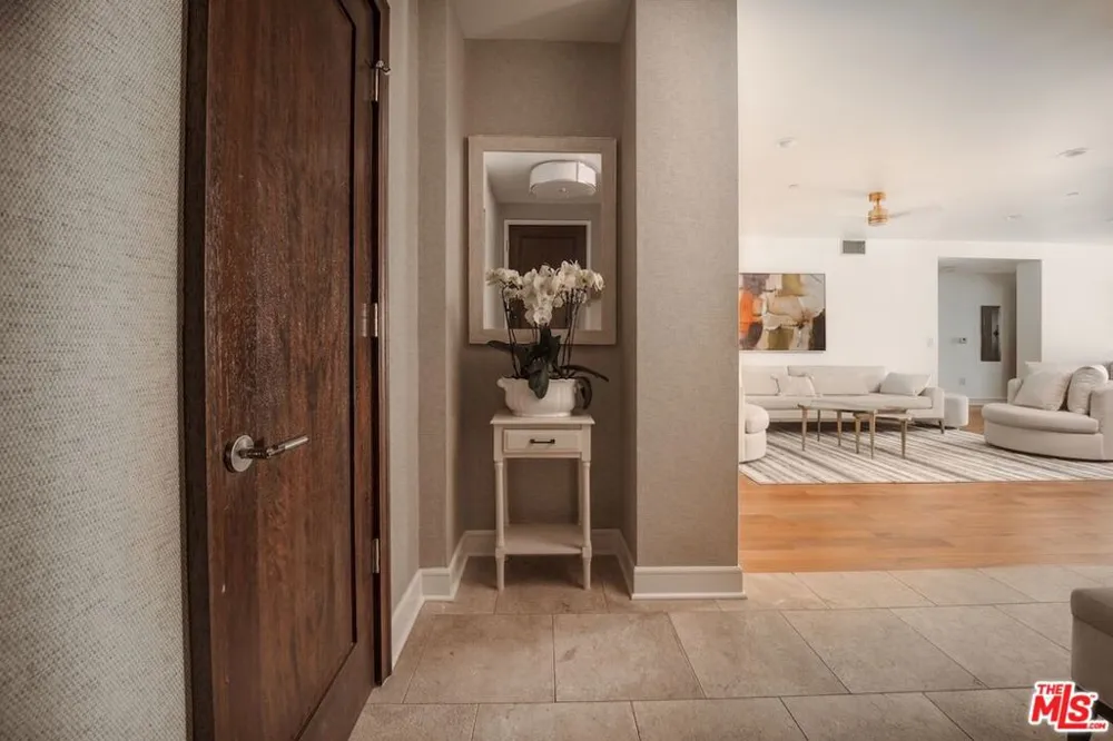 447 Doheny Drive #104 Beverly Hills, CA 90210