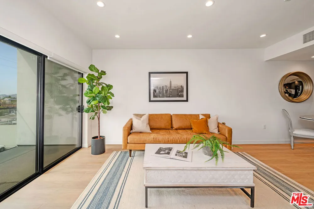 321 S Oxford Avenue #405 Los Angeles, CA 90010
