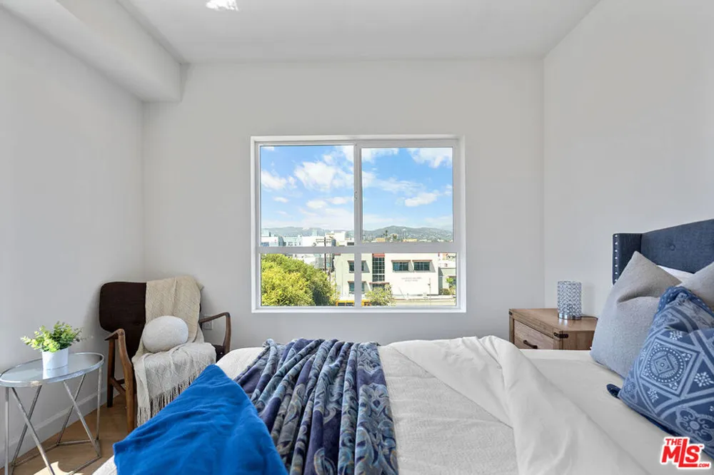 321 S Oxford Avenue #405 Los Angeles, CA 90010