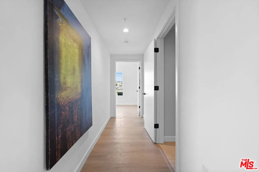 321 S Oxford Avenue #405 Los Angeles, CA 90010