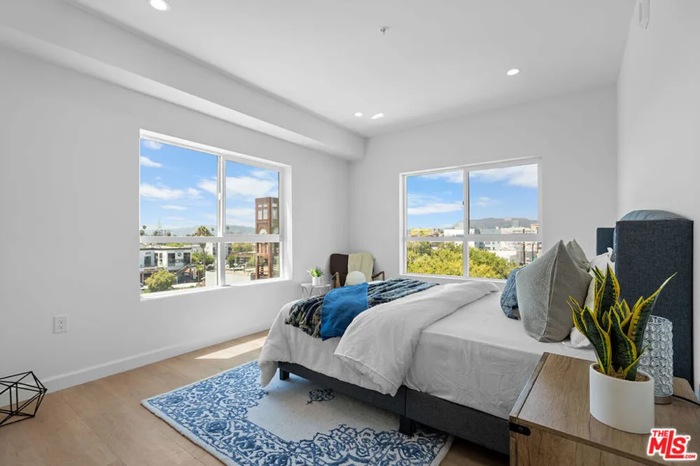 321 S Oxford Avenue #405 Los Angeles, CA 90010