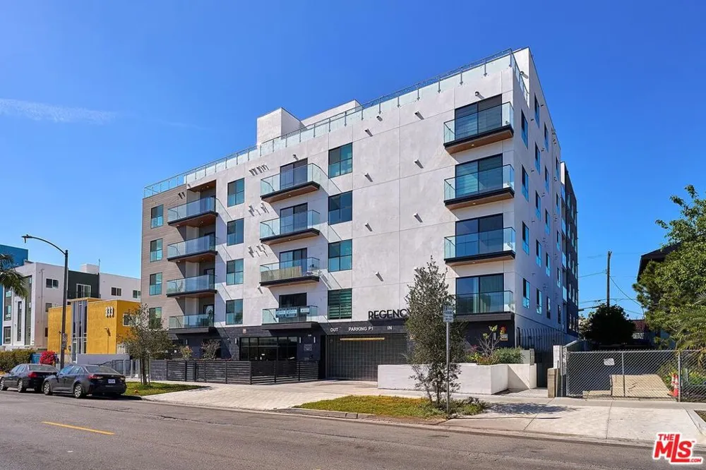 321 S Oxford Avenue #203 Los Angeles, CA 90010