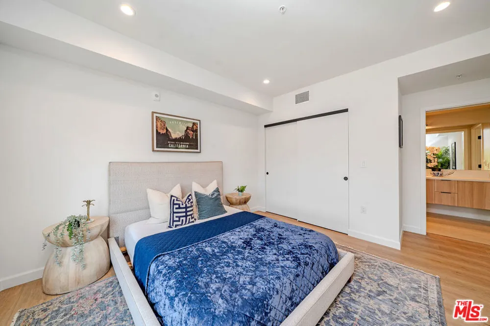 321 S Oxford Avenue #203 Los Angeles, CA 90010