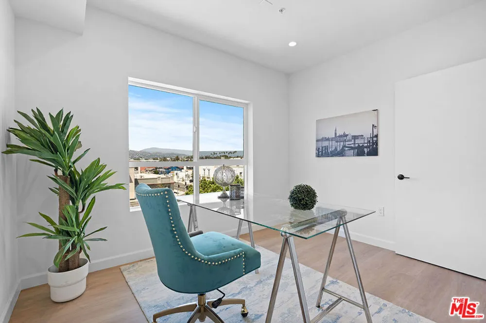 321 S Oxford Avenue #203 Los Angeles, CA 90010