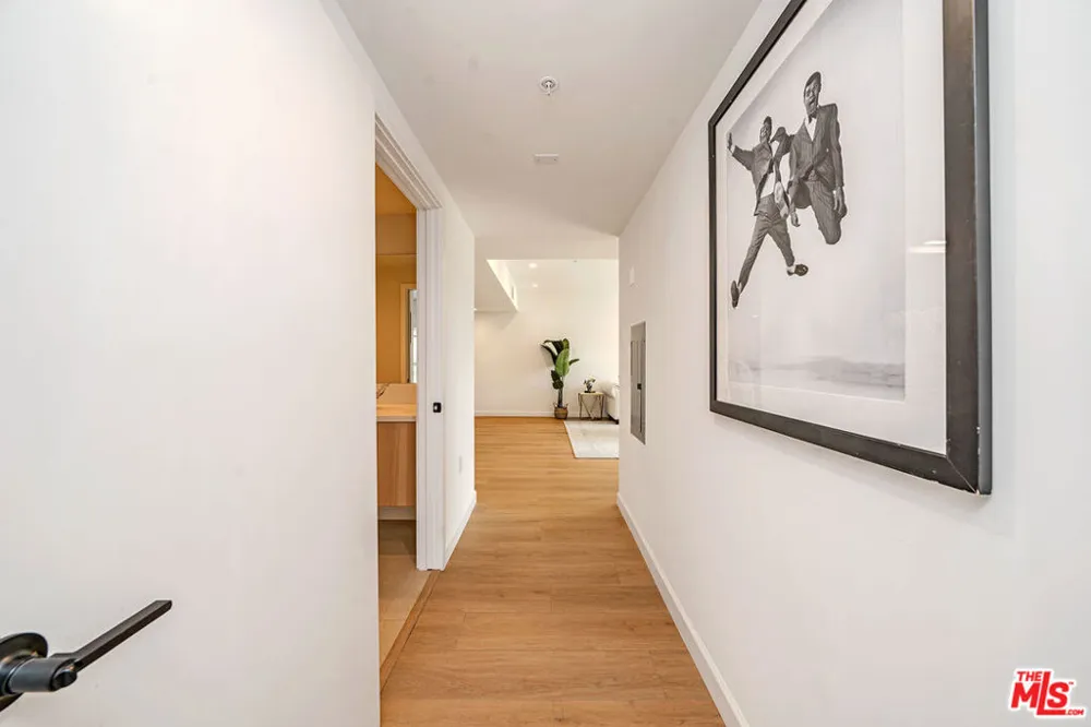 321 S Oxford Avenue #203 Los Angeles, CA 90010