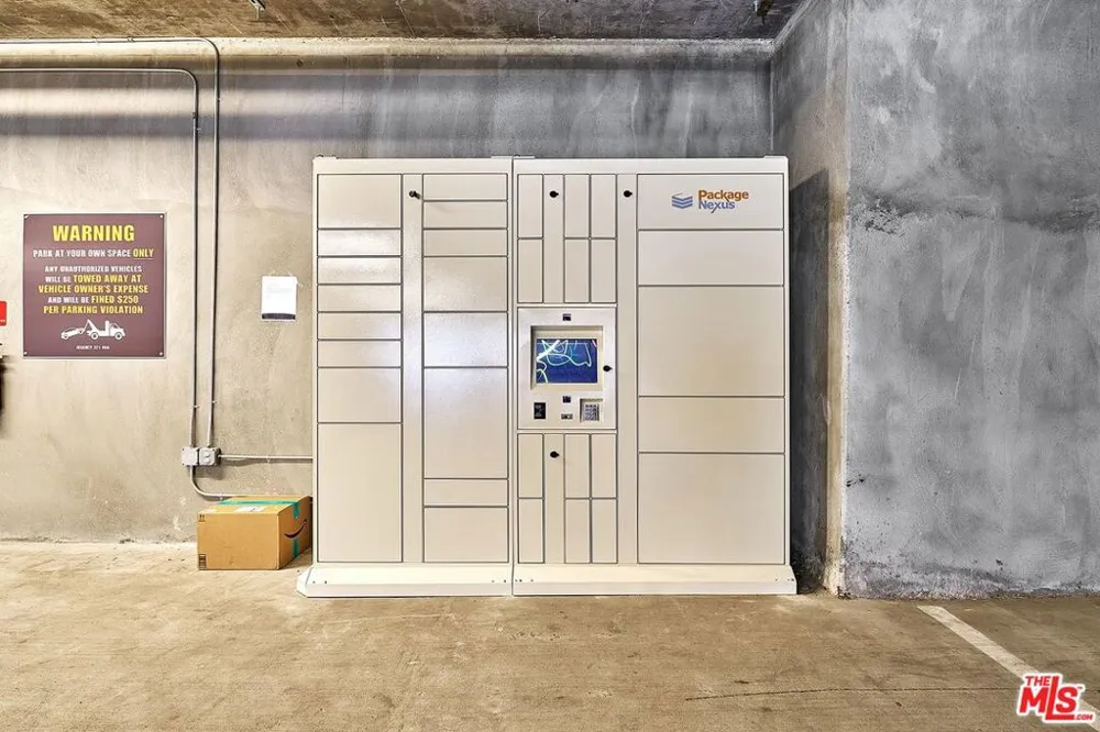 321 S Oxford Avenue #203 Los Angeles, CA 90010
