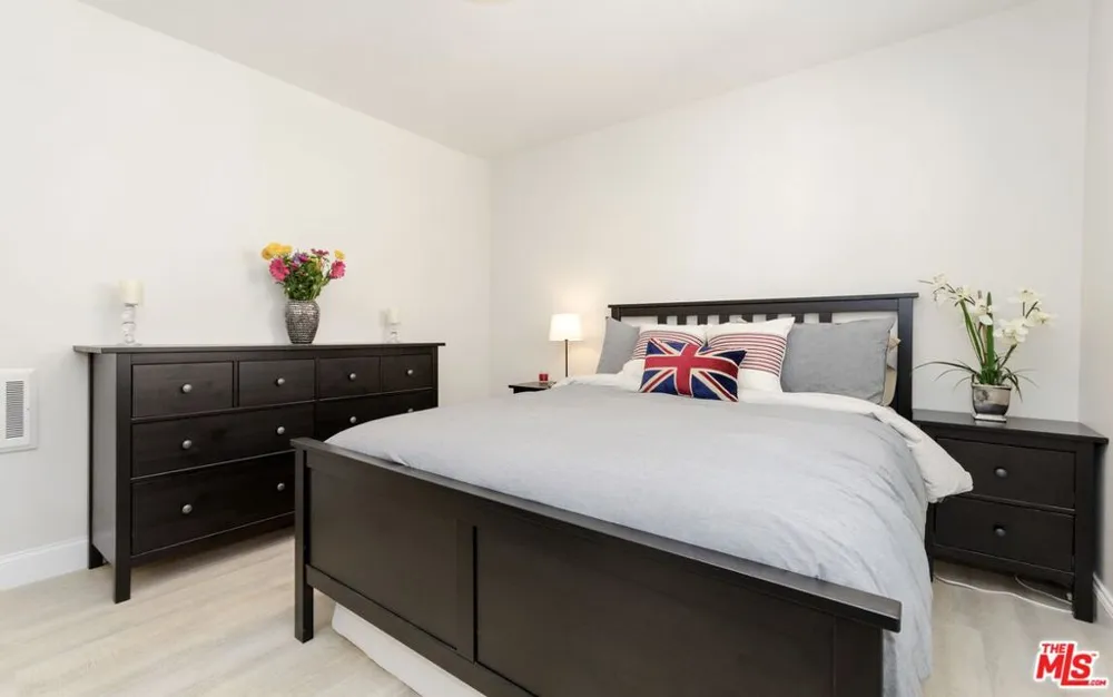 833 OCEAN AVENUE #303 Santa Monica, CA 90403