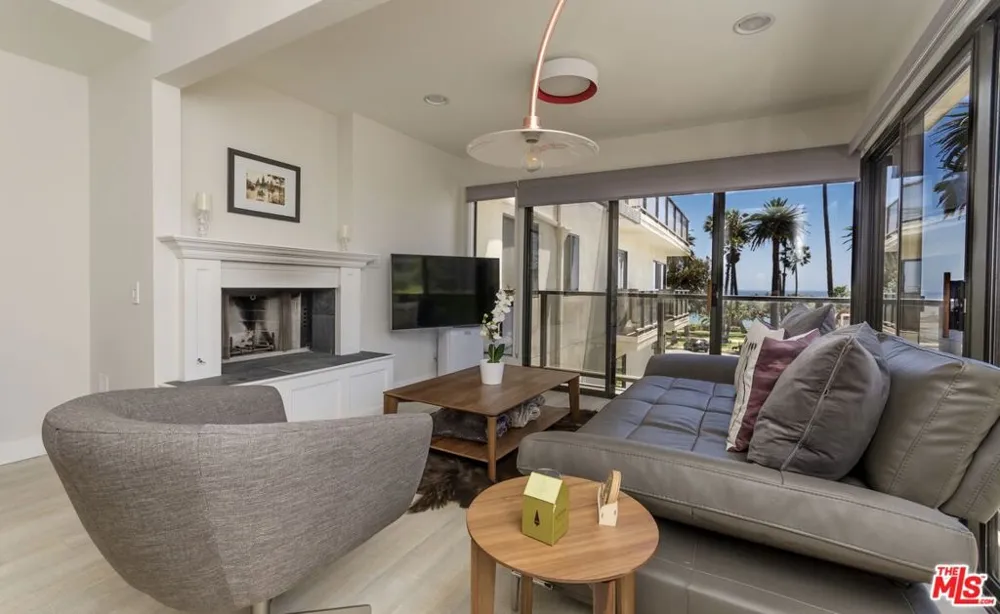 833 OCEAN AVENUE #303 Santa Monica, CA 90403