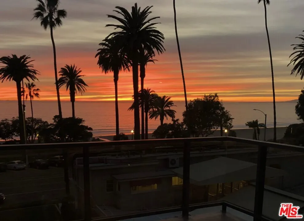 833 OCEAN AVENUE #303 Santa Monica, CA 90403