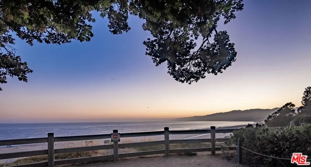 833 OCEAN AVENUE #303 Santa Monica, CA 90403