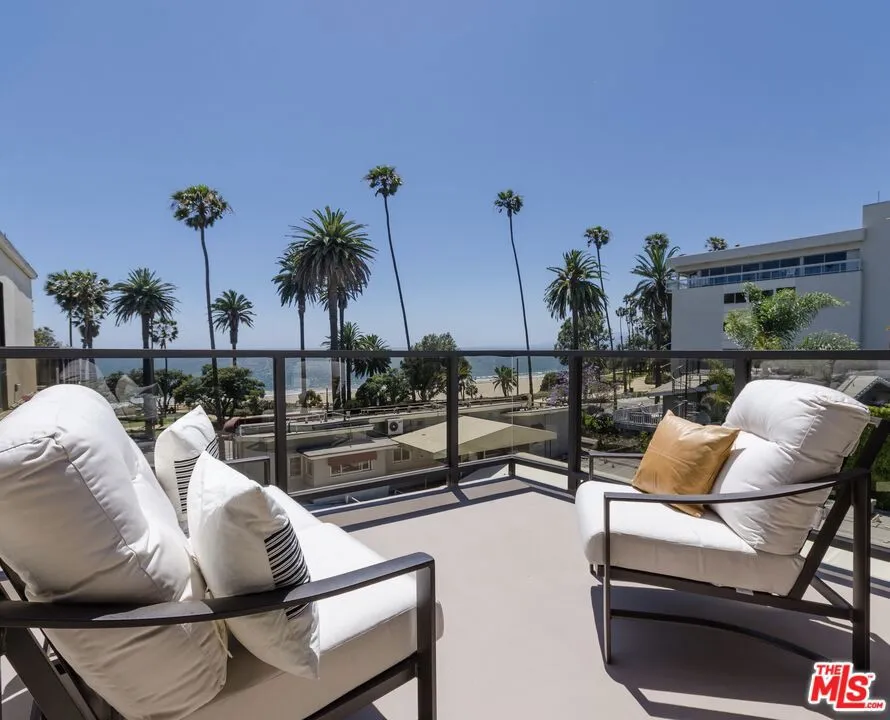 833 OCEAN AVENUE #303 Santa Monica, CA 90403