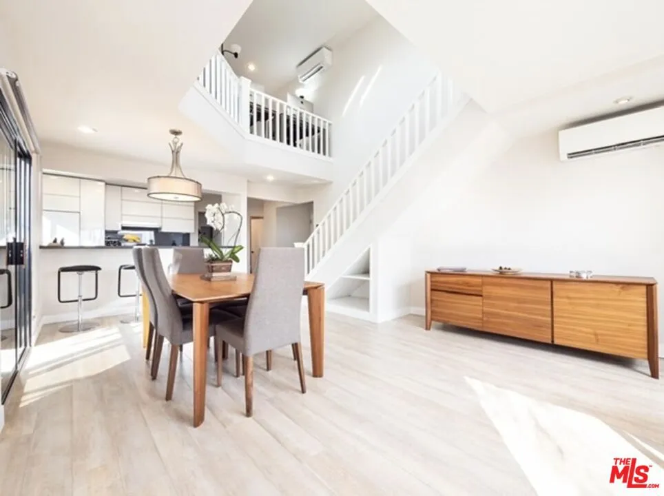 833 OCEAN AVENUE #303 Santa Monica, CA 90403