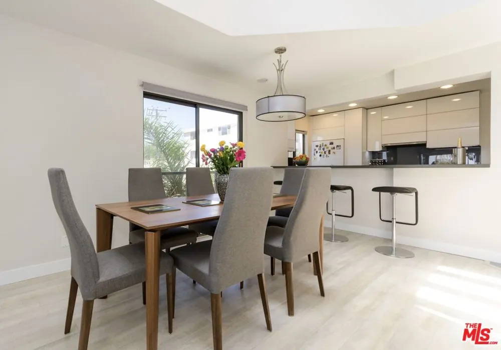 833 OCEAN AVENUE #303 Santa Monica, CA 90403