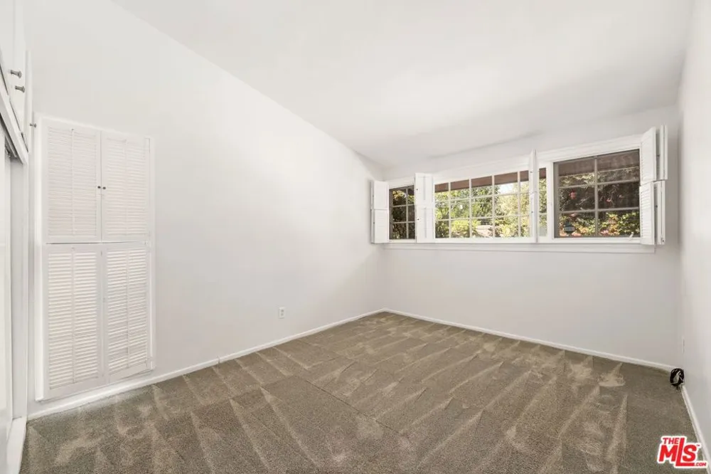 5824 Laramie Avenue Woodland Hills, CA 91367