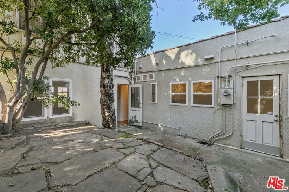 1720 Orchard Avenue Glendale, CA 91206